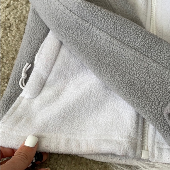 the north face gray / white small jacket - Picture 3 of 7